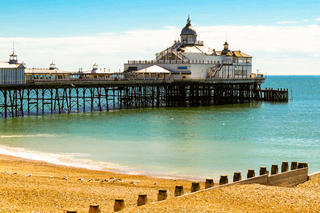 7 Reasons to Learn English at the Seaside in the UK