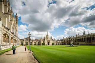 7 Reasons to Learn English in Oxford or Cambridge
